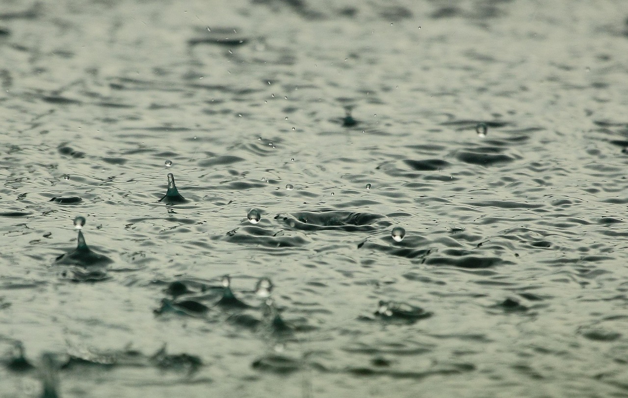 花火大会が午前中雨でも楽しめる方法は？
